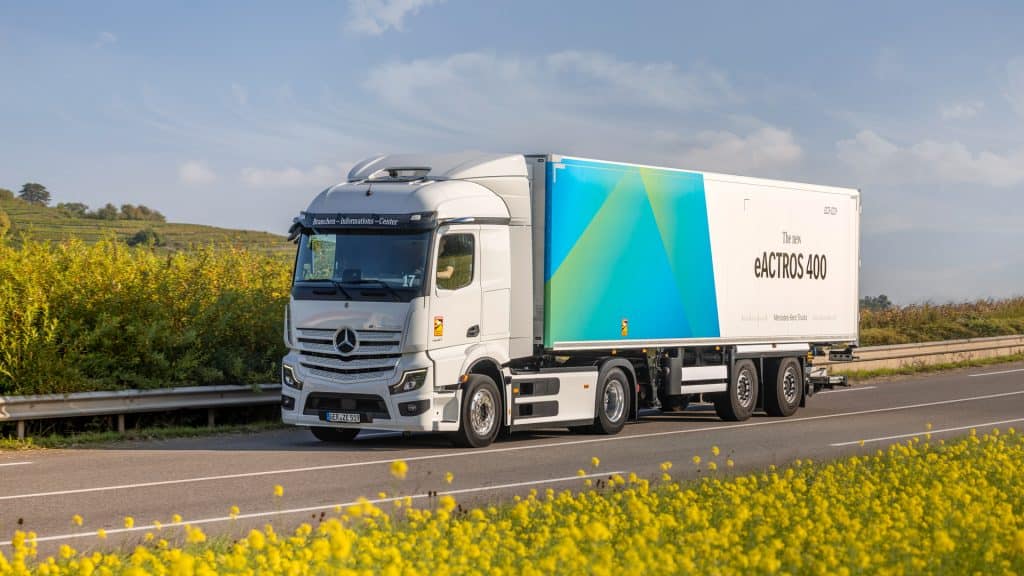 eActros 400: Mit L-Fahrerhaus in StreamSpace-Ausführung
