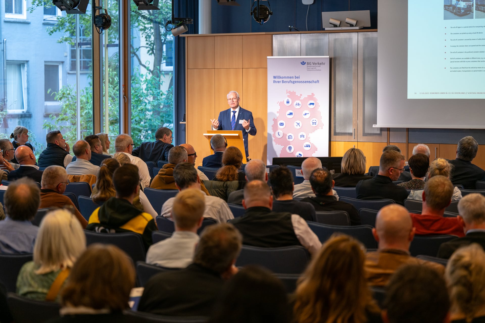 Mehr als 200 Teilnehmer: Die Branchenkonferenz „Fahrpersonal unterweisen – Gamechanger für Sicherheit und Erfolg“ der BG Verkehr traf mit ihrem Thema voll in’s Schwarze. Foto: BG Verkehr / Panzau
