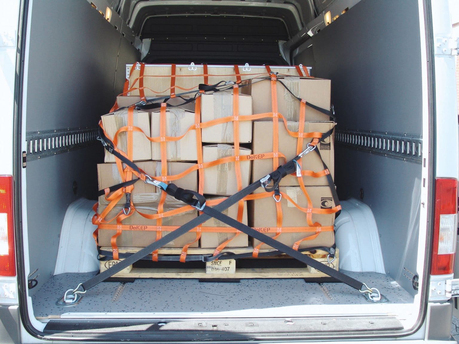 Ladungssicherung: Transporter gekonnt beladen