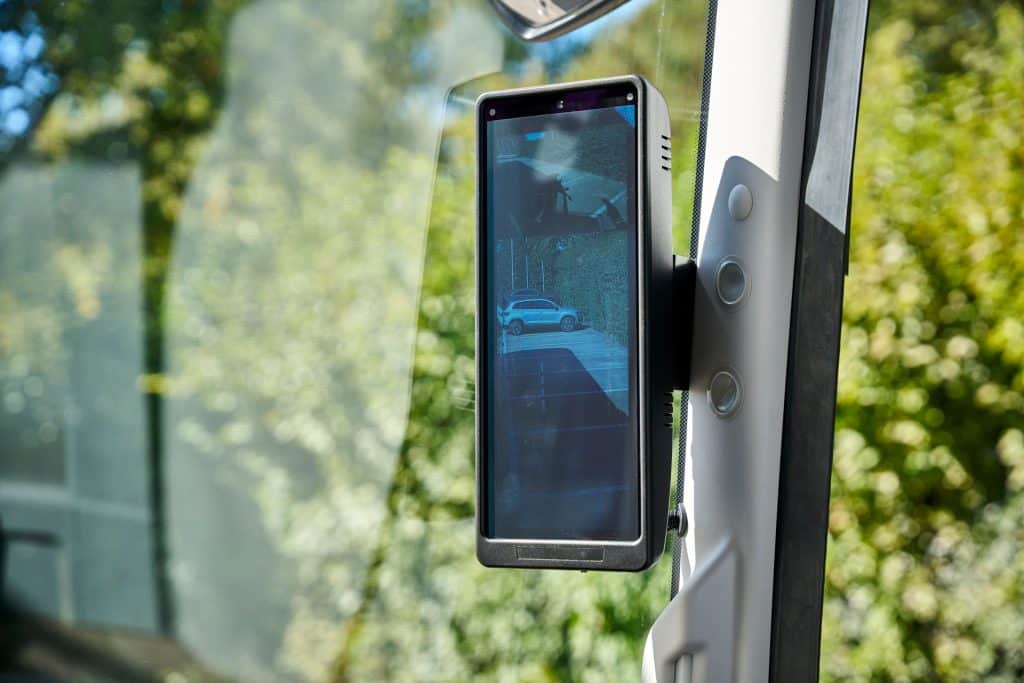 Das OptiView-Spiegelersatzsystem trägt zur Verbesserung der Aerodynamik bei.