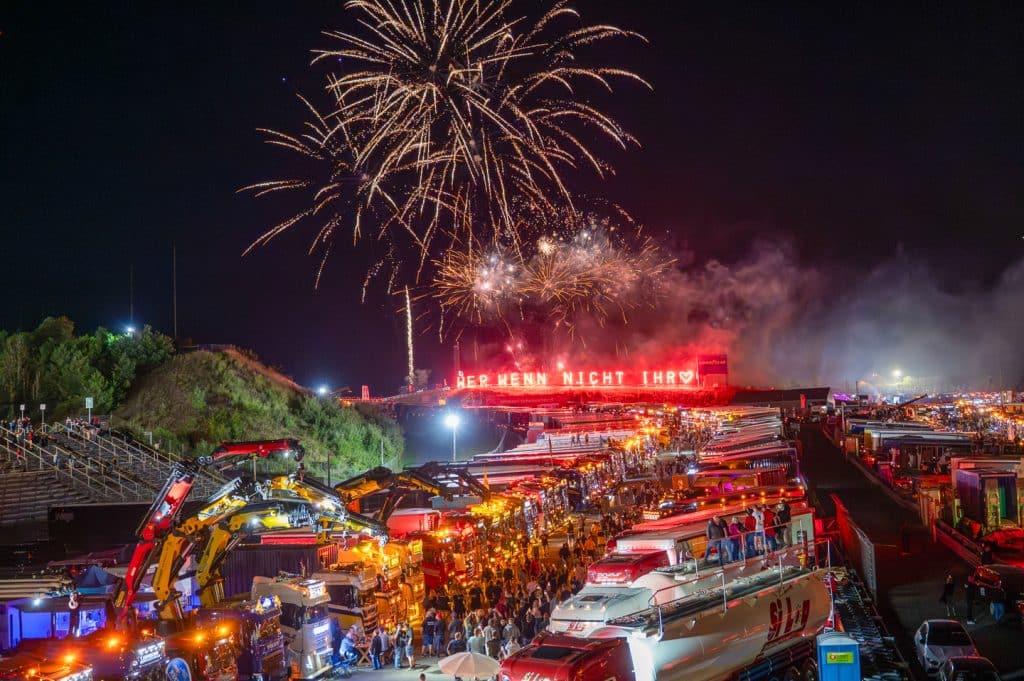 Das traditionelle Feuerwerk am Samstagabend bildete den Höhepunkt des
38. Internationalen ADAC Truck-Grand-Prix.

Foto: ADAC Mittelrhein e.V. / Alexander Franz
